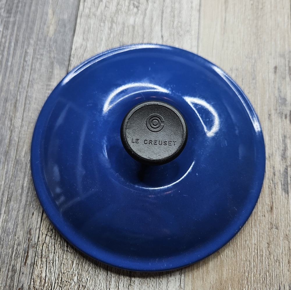 Le Creuset Blue Lid Made in France Size 14 5.5"